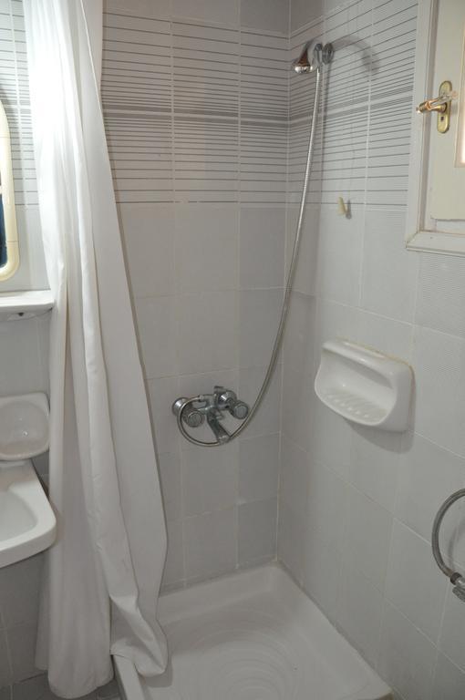 Koskinas Apartments أخارافي الغرفة الصورة